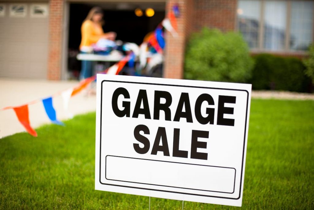 Garage sale sign